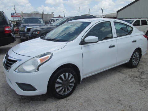 2016 NISSAN Versa