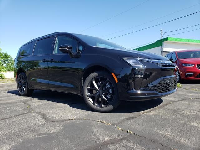 2027 CHRYSLER Pacifica