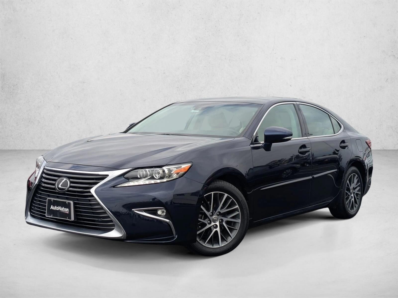 2017 LEXUS ES