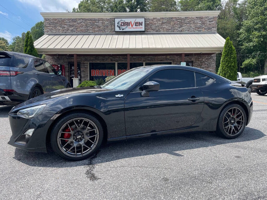 2016 TOYOTA Scion