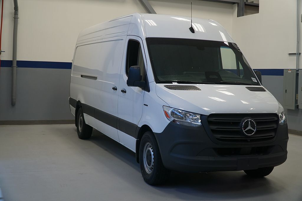 2025 MERCEDES-BENZ eSprinter