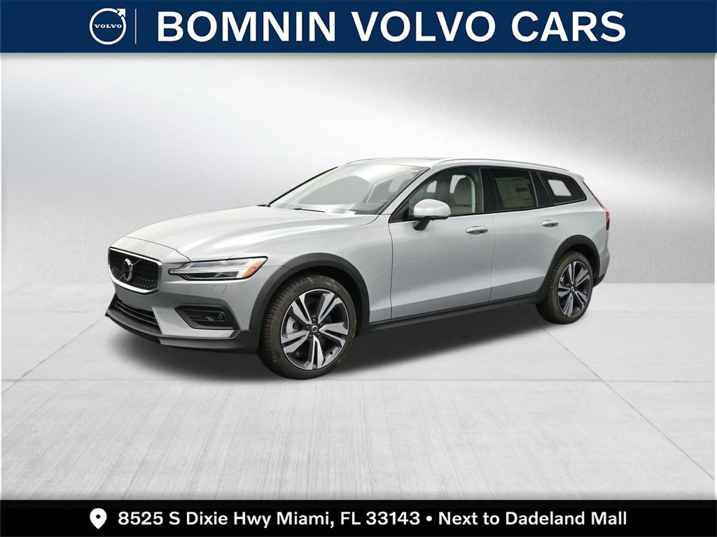 2026 VOLVO V60CC