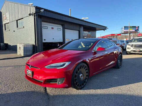2016 TESLA Model S