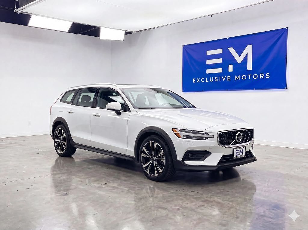 2020 VOLVO V60CC
