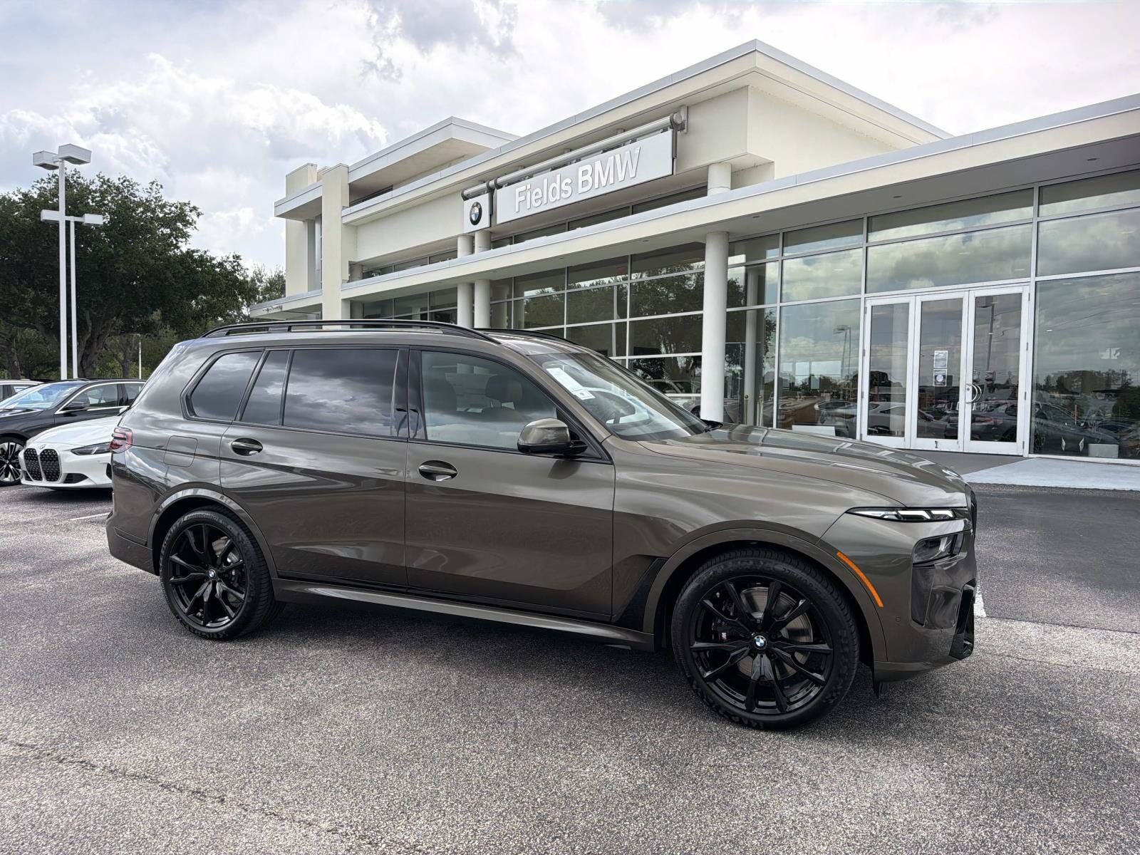 2027 BMW X7
