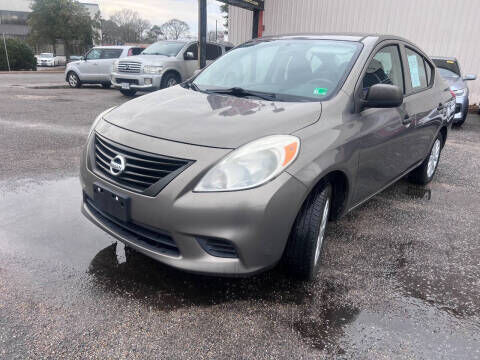 2013 NISSAN Versa