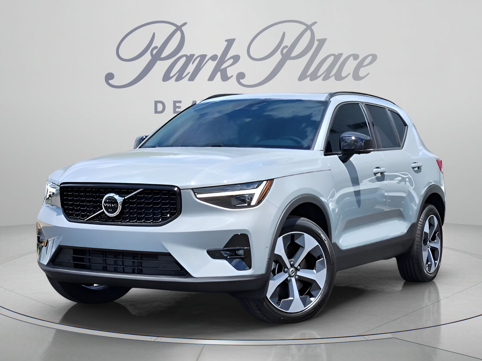 2026 VOLVO XC40