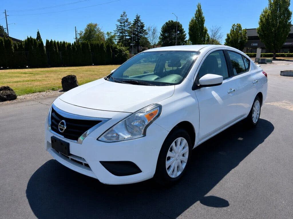 2016 NISSAN Versa