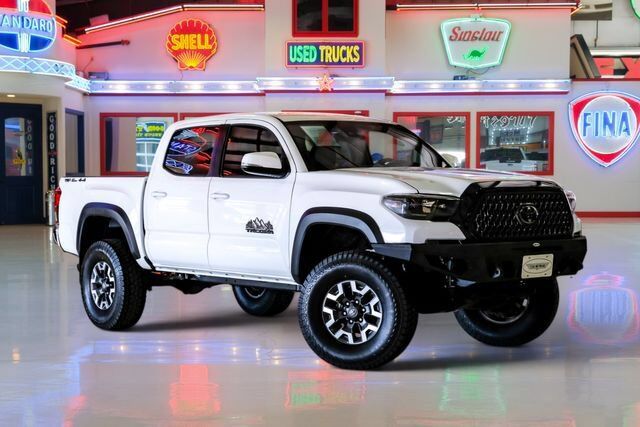 2019 TOYOTA Tacoma