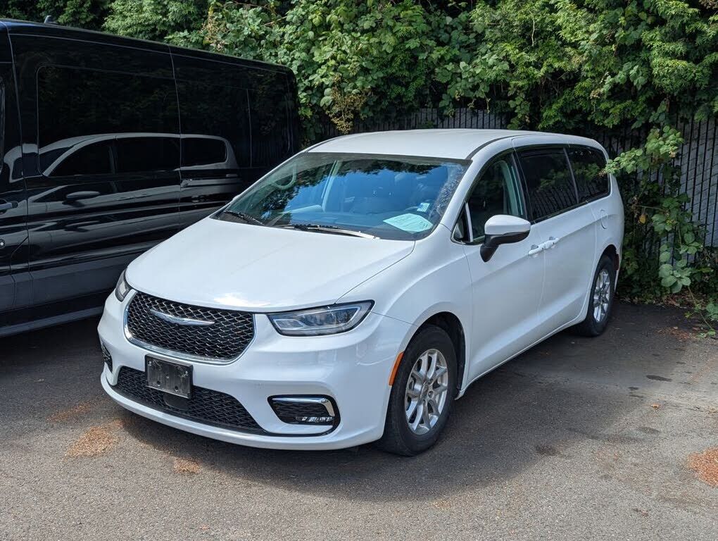 2023 CHRYSLER Pacifica