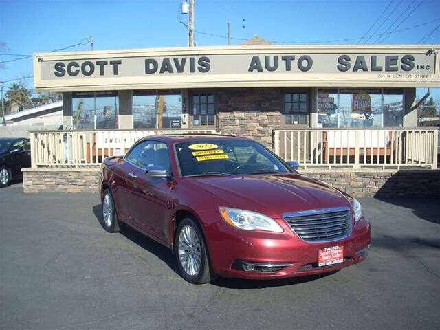2013 CHRYSLER 200