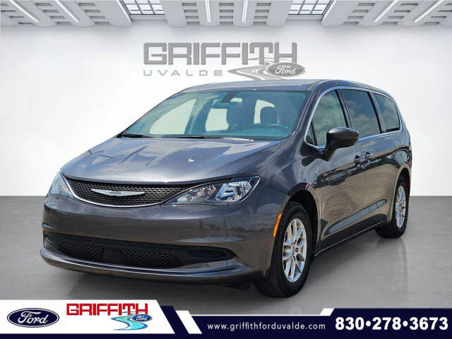 2022 CHRYSLER Voyager
