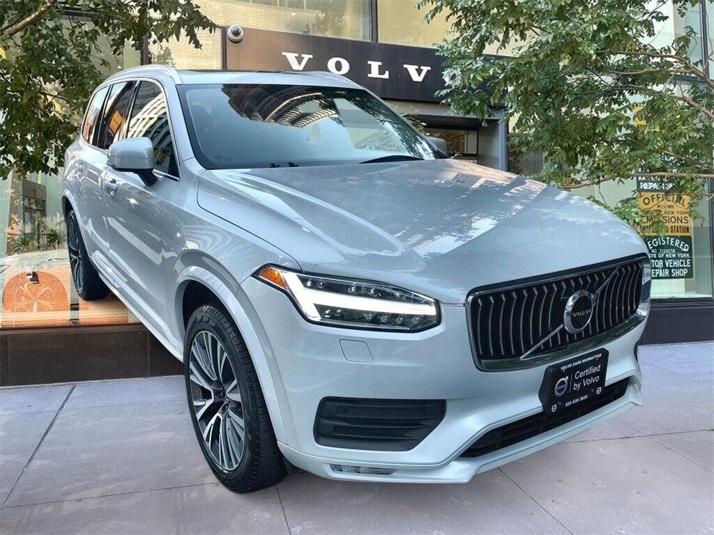 2022 VOLVO XC90