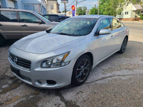 2012 NISSAN Maxima