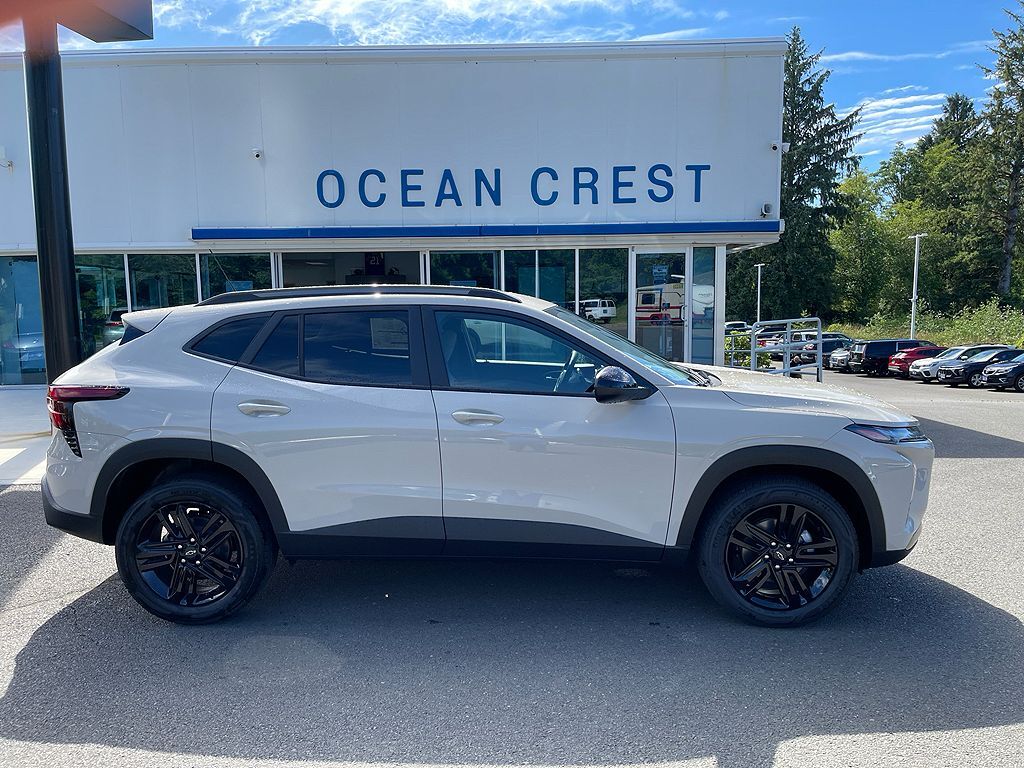 2026 CHEVROLET Trax