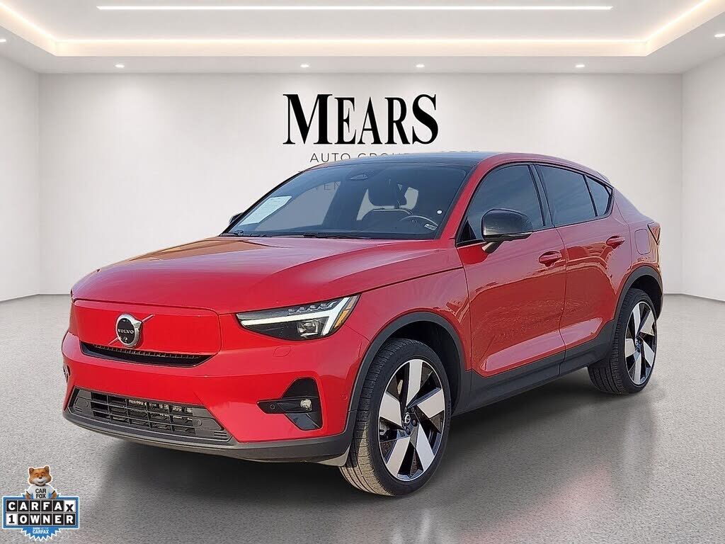 2023 VOLVO C40