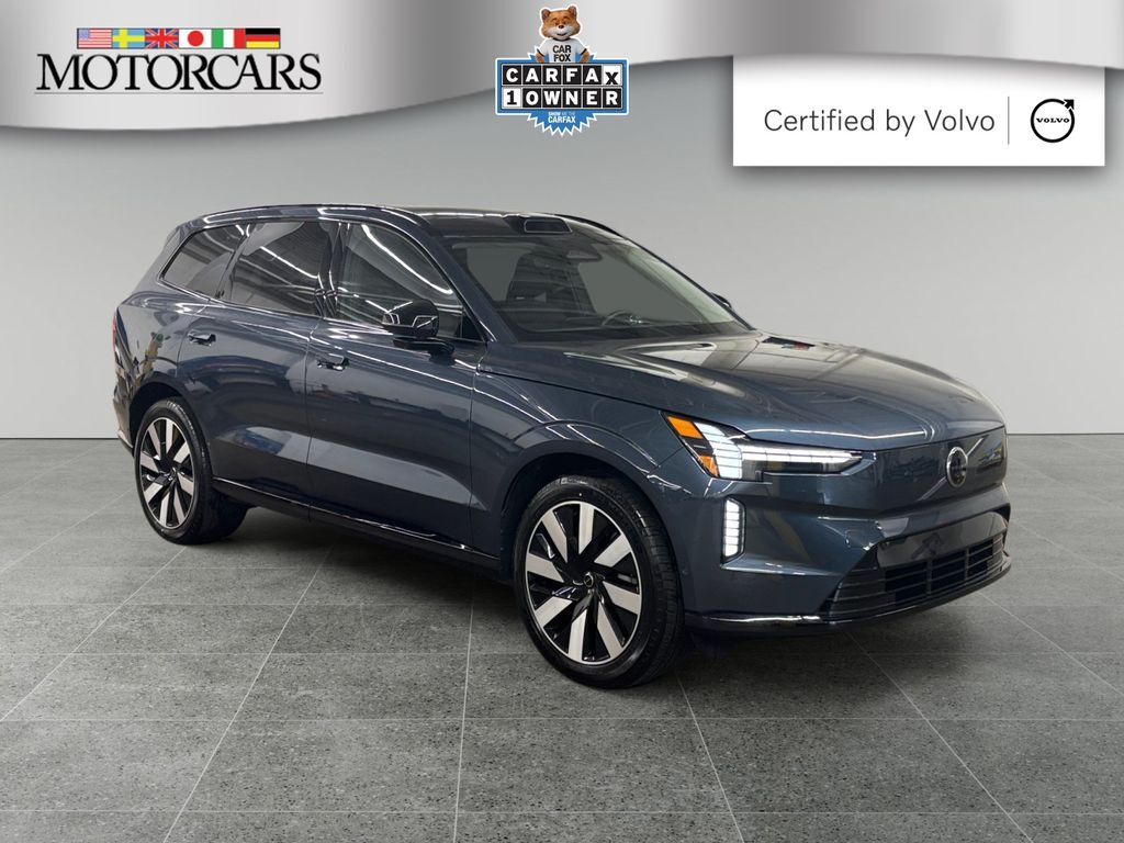 2025 VOLVO EX90