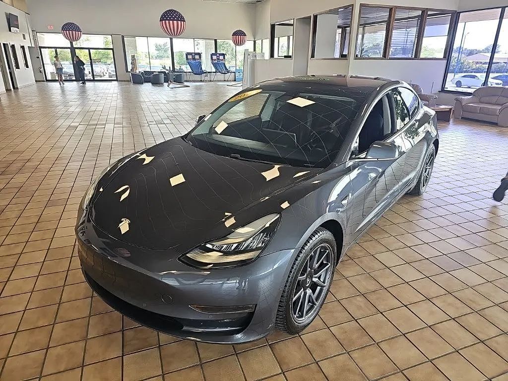 2018 TESLA Model 3