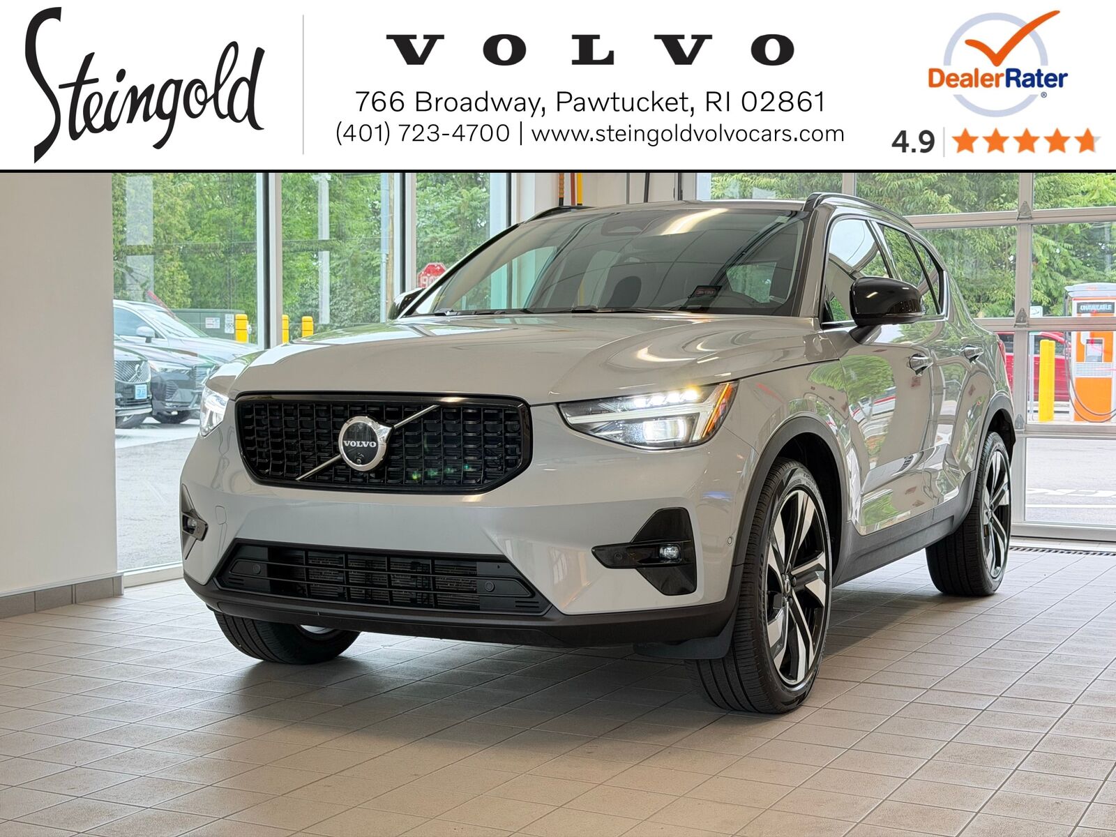 2025 VOLVO XC40