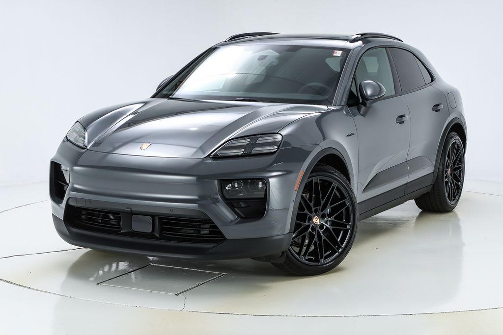 2026 PORSCHE Macan