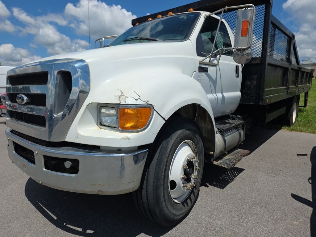 2013 FORD F-750