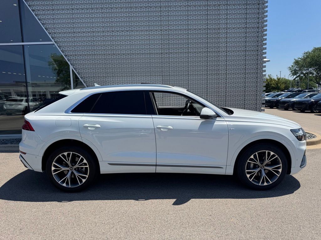 2023 Audi Q8