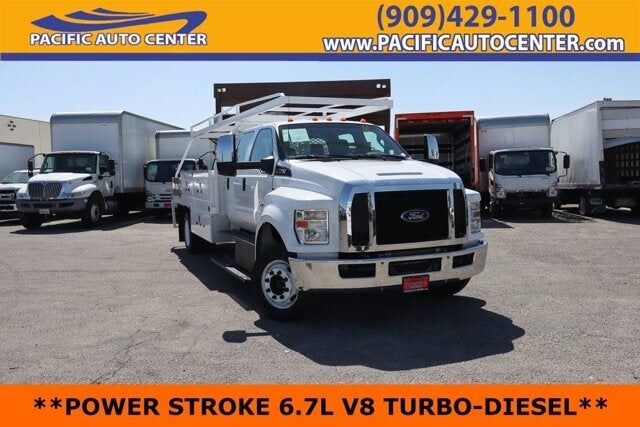2017 FORD F-650