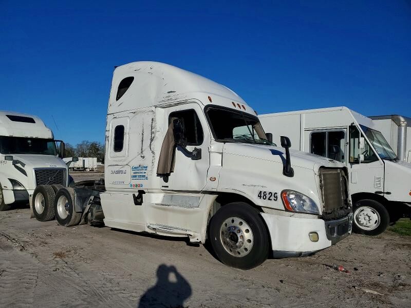 2016 FREIGHTLINER Cascadia