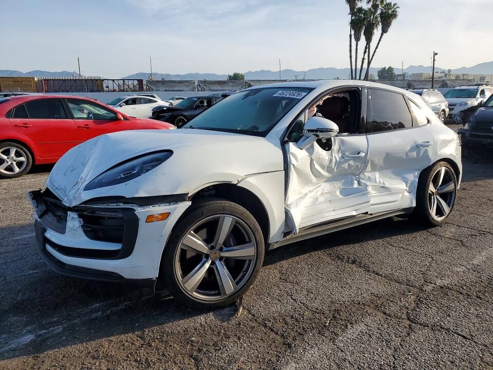 2024 PORSCHE Macan