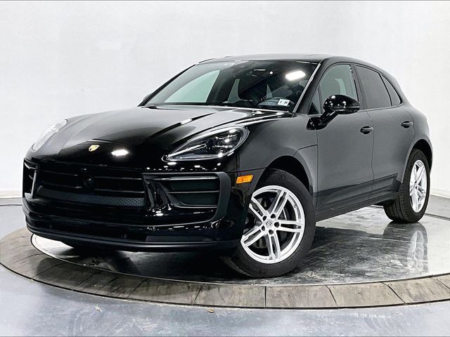 2025 PORSCHE Macan