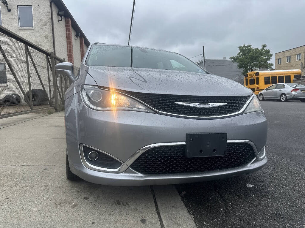 2017 CHRYSLER Pacifica