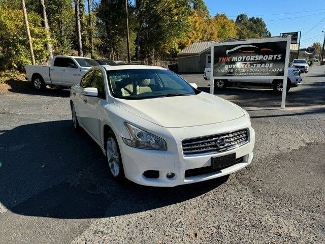2011 NISSAN Maxima