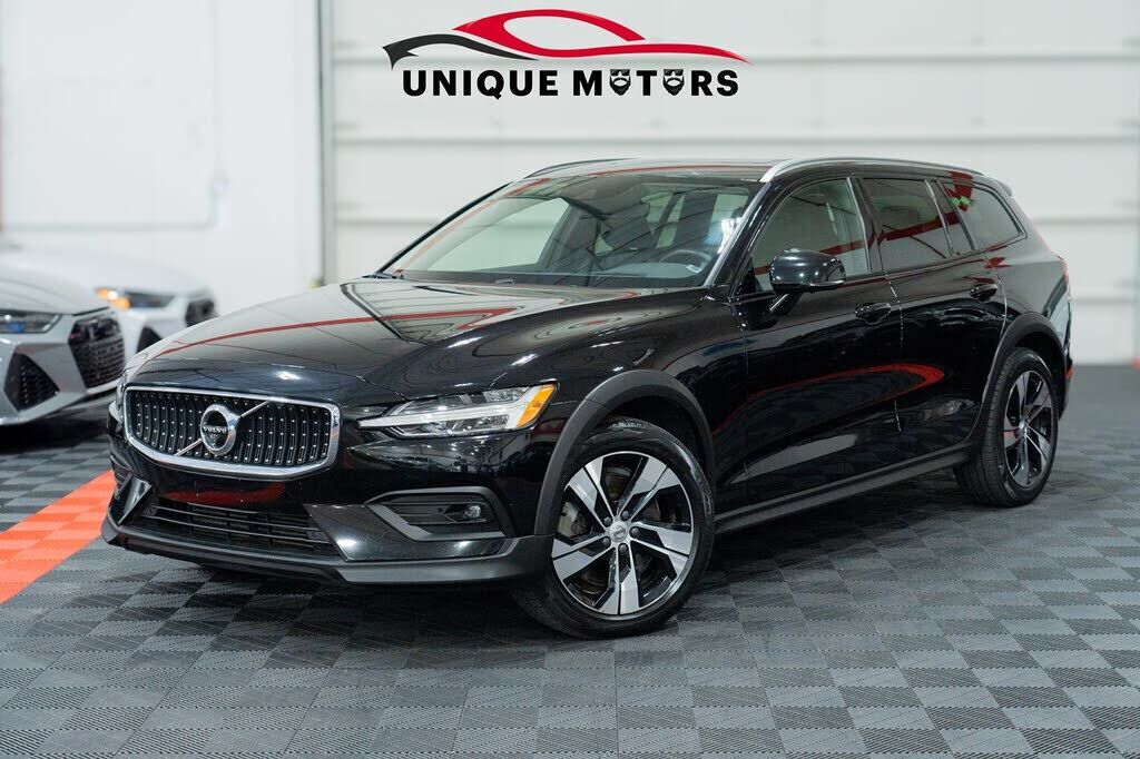 2020 VOLVO V60CC