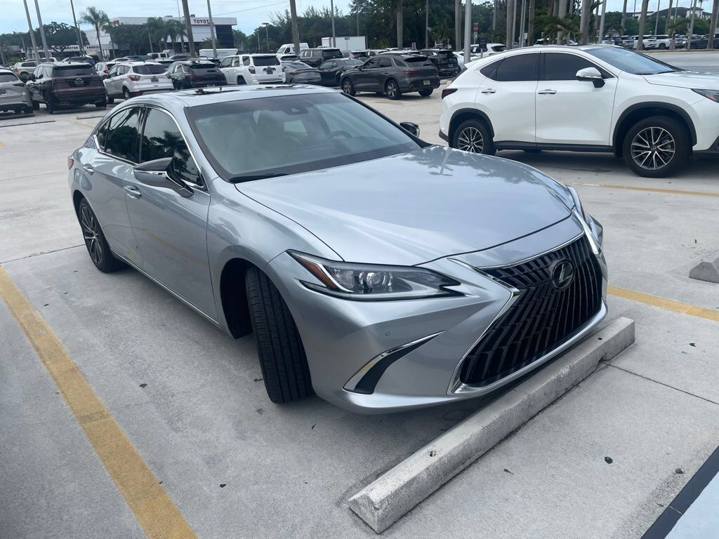 2024 LEXUS ES