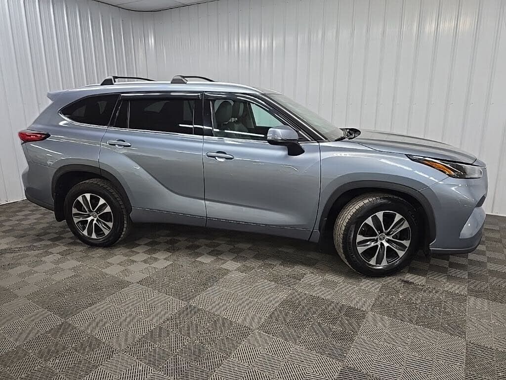 2022 TOYOTA Highlander