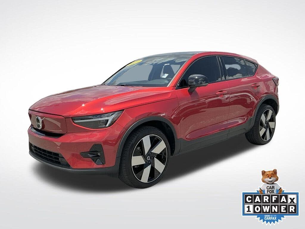 2023 VOLVO C40