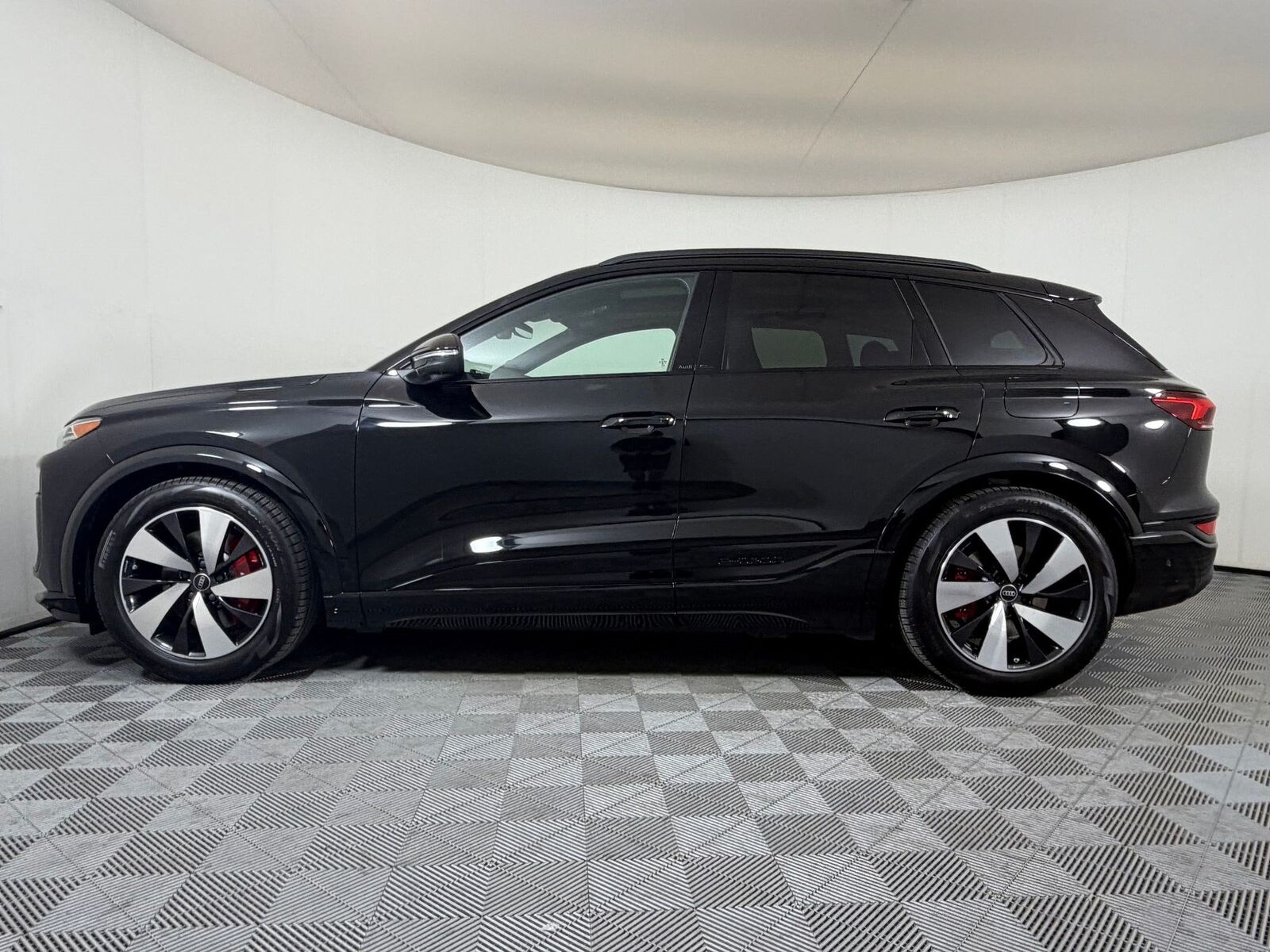 2027 Audi SQ6