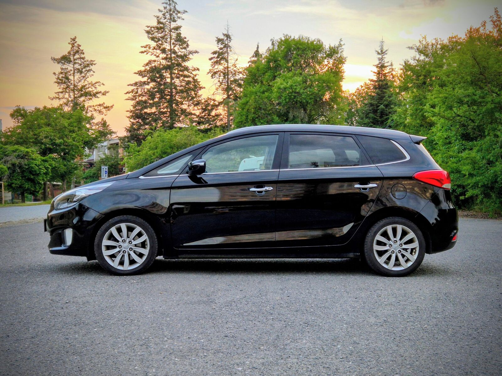 2016 KIA Rondo