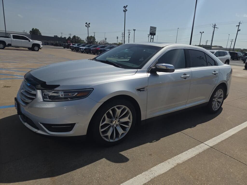 2016 FORD Taurus