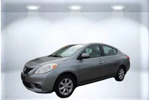 2013 NISSAN Versa