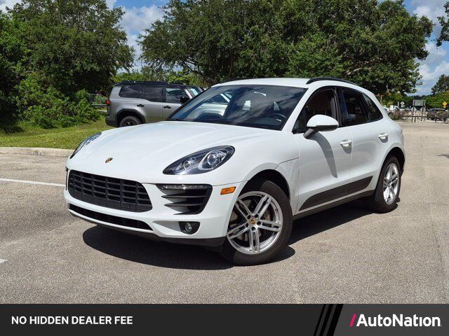 2018 PORSCHE Macan
