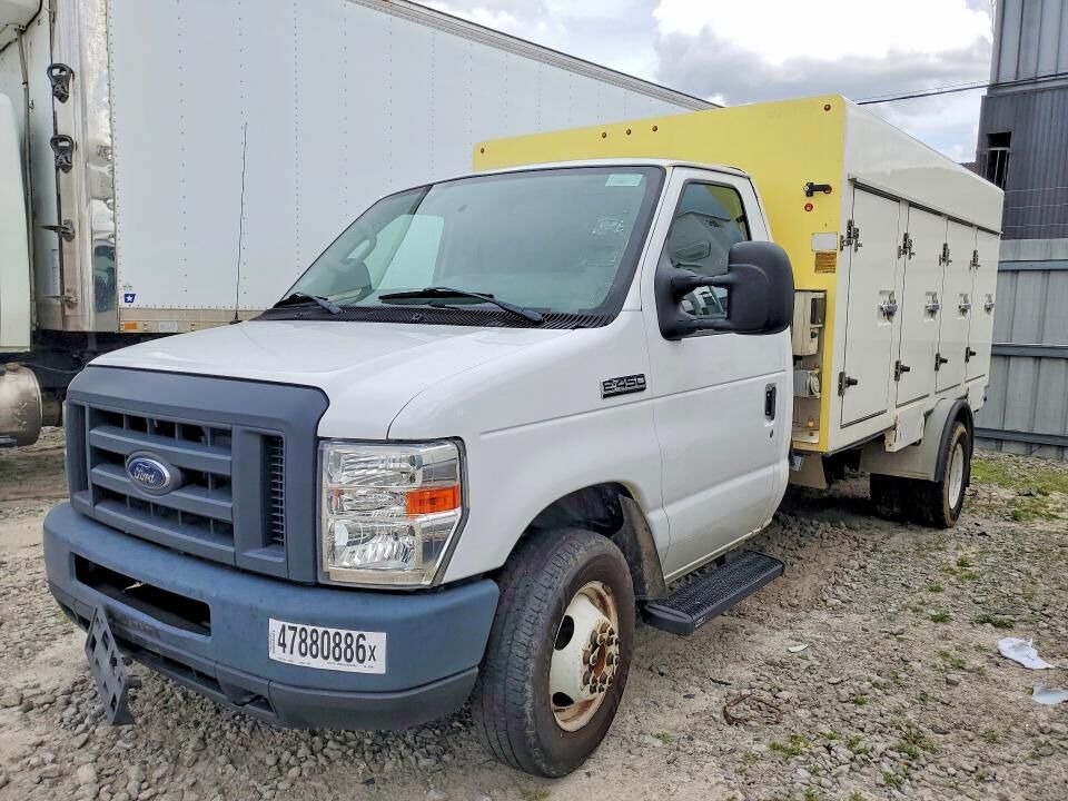 2017 FORD E-450