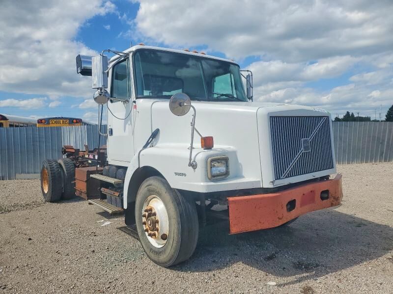 1999 VOLVO TRUCK WG
