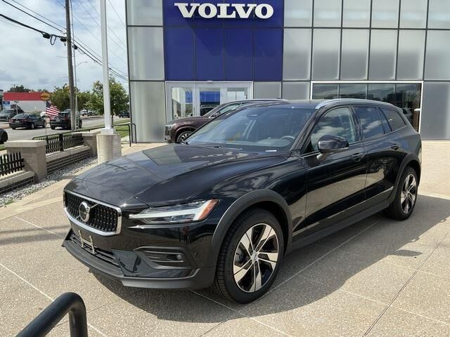 2026 VOLVO V60CC