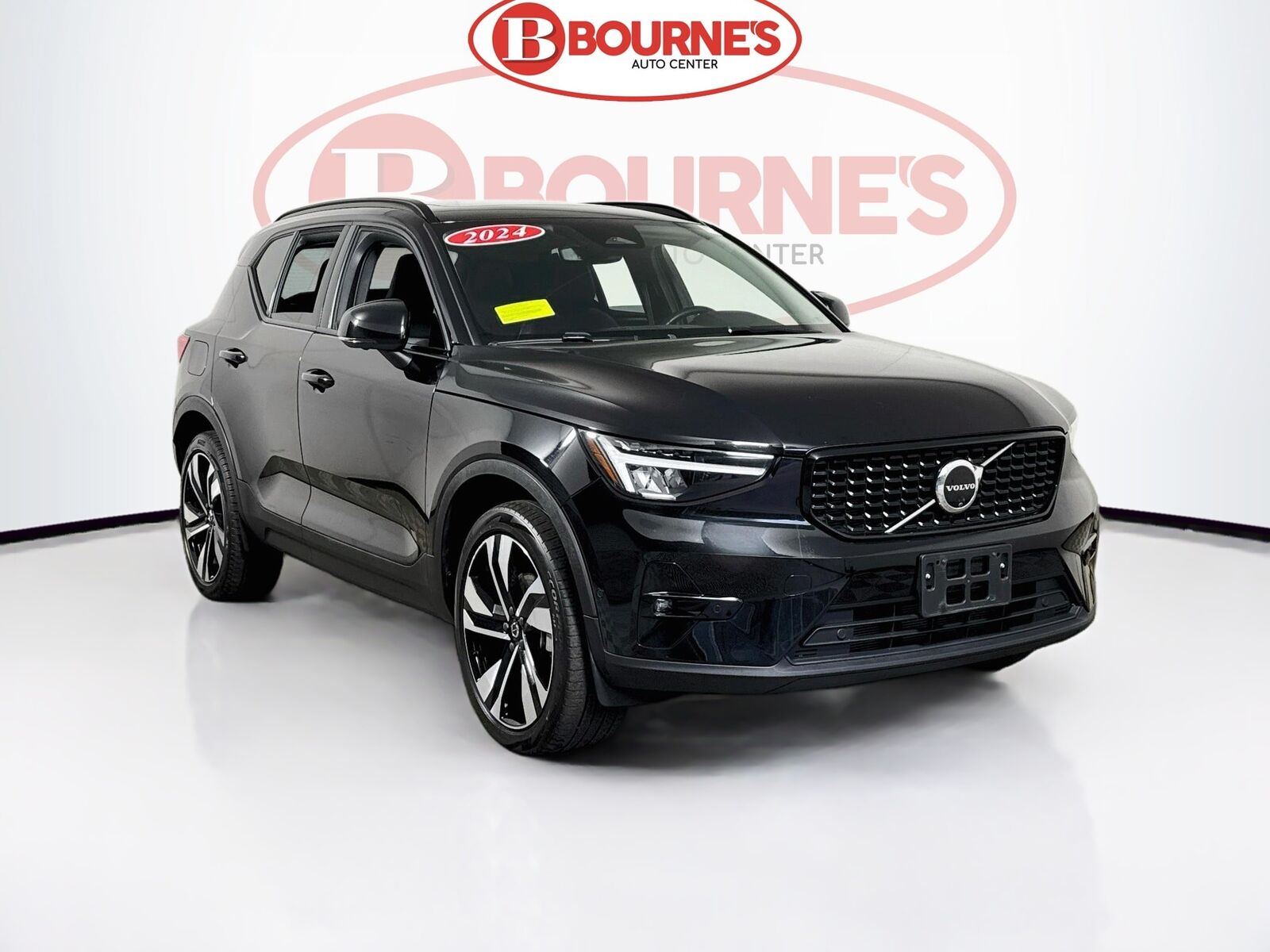 2024 VOLVO XC40