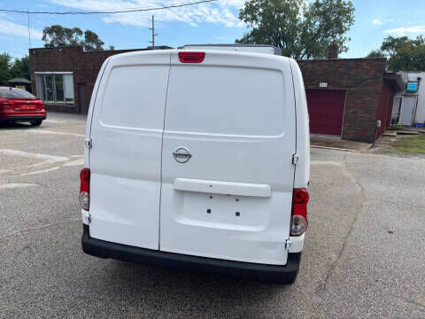 2020 NISSAN NV200