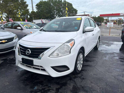 2017 NISSAN Versa