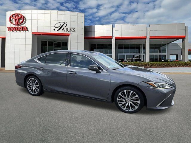 2019 LEXUS ES