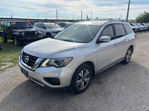 2017 NISSAN Pathfinder