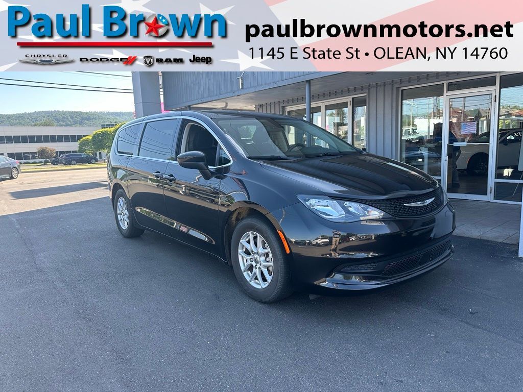 2022 CHRYSLER Voyager